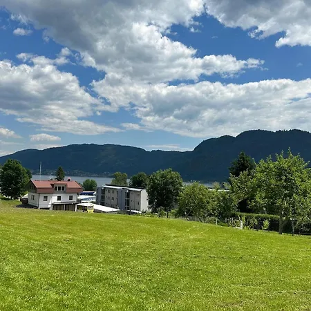 아파트 By Ossiach With Mountain Views